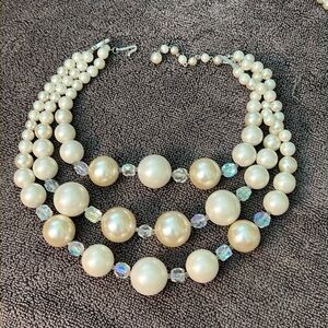 Vintage Japan faux pearl necklace